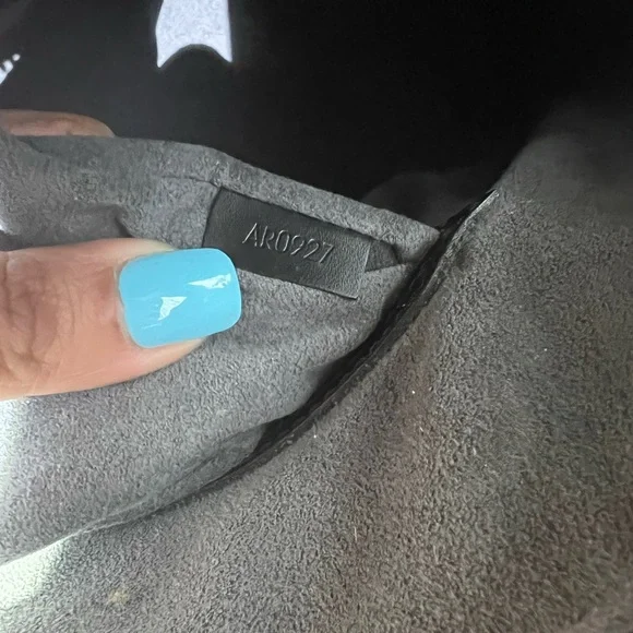 Authentic Louis Vuitton Epi black Alma - Picture 15 of 16